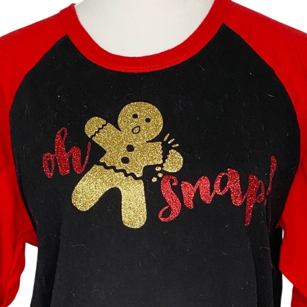 Oh Snap‎ Gingerbread Christmas Raglan Shirt Holiday Tee Red and Black Size Large